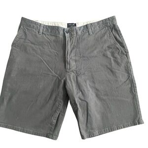 Dockers Men’s Gray Flat-Front Chino Shorts